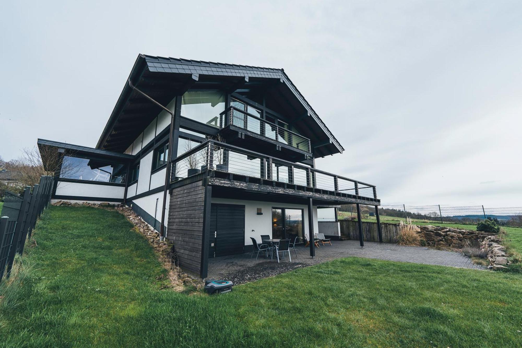 Hunsrueck Valley View Apartment With Cedar Sauna Bruschied Exteriör bild